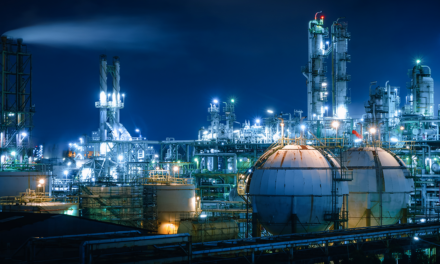Como implementar a eficiência energética nas instalações industriais?