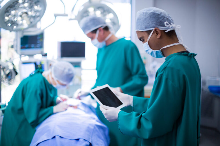 Como economizar energia em hospitais, clínicas e consultórios médicos?