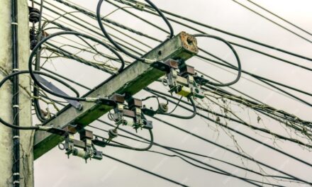 Como funciona a rede elétrica trifásica e para que ela serve?